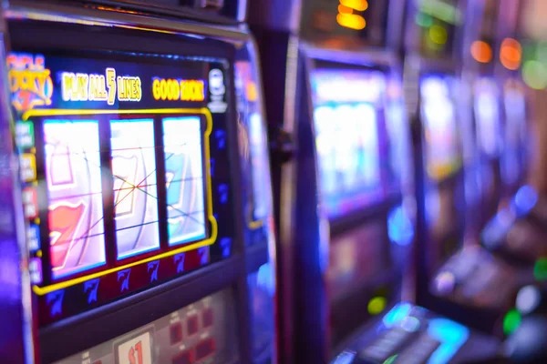 Starlight Princess slot game interface on untungjp showing cascading reels and bonus symbols