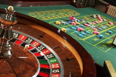 Live roulette table with professional dealer and multi-camera feed on untungjp platform